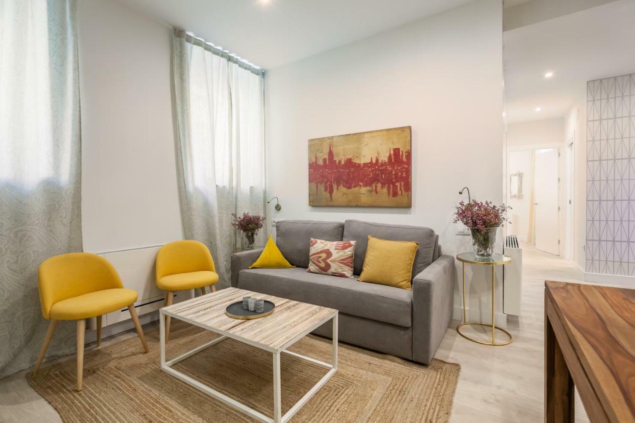 Apartamentos Rg Suites Jardines De Murillo Sevilla Exteriör bild