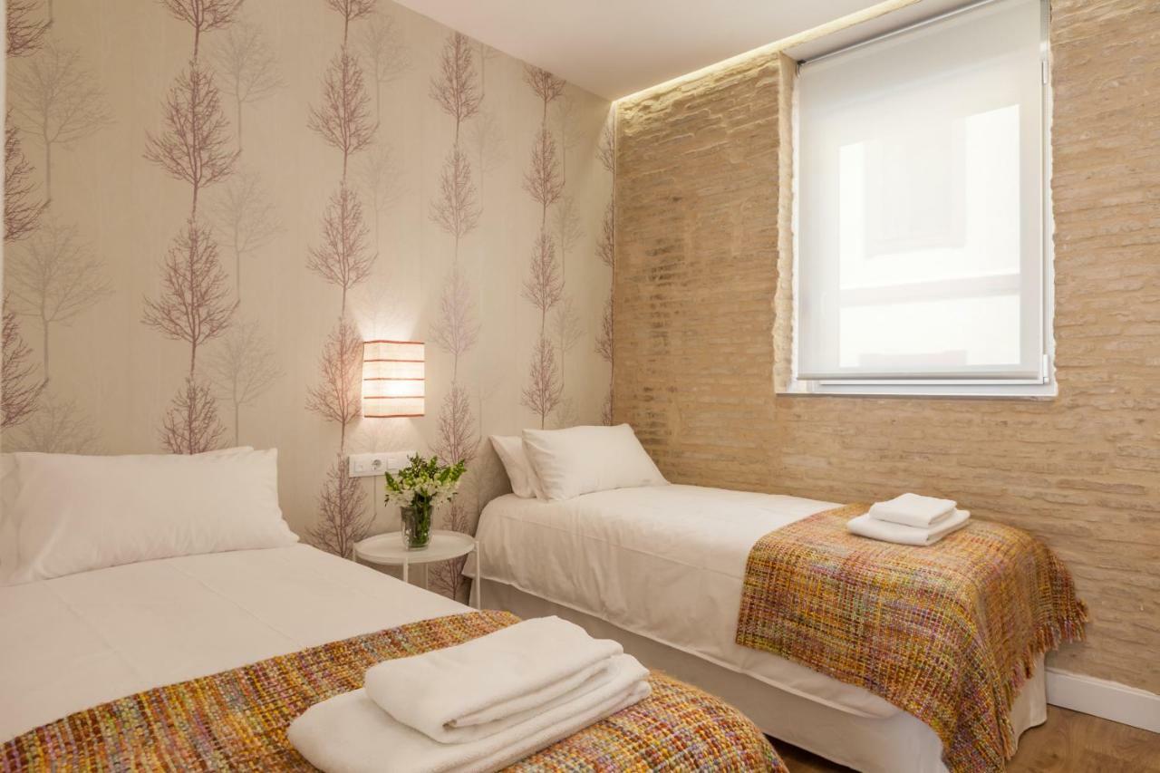 Apartamentos Rg Suites Jardines De Murillo Sevilla Exteriör bild
